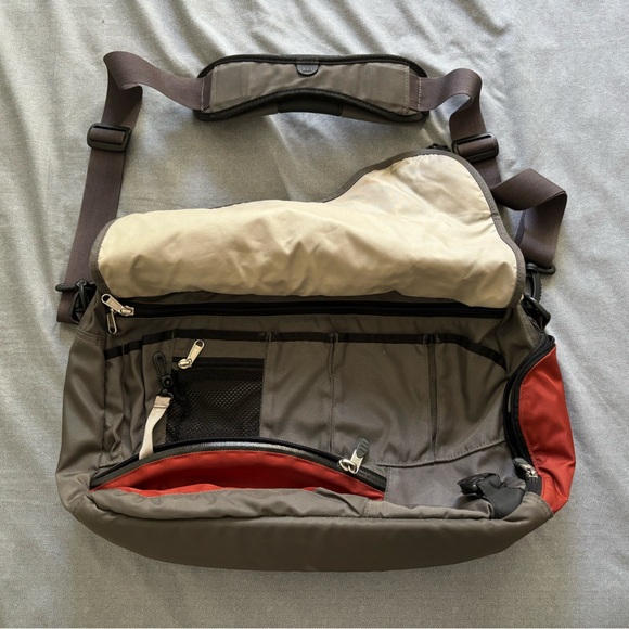 Vintage REI Messenger Bag - Picture 2 of 4